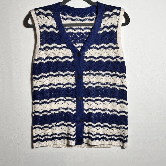 Selfie Leslie Maysah Navy and White Knit Button Up Vest - Picture 2 of 9